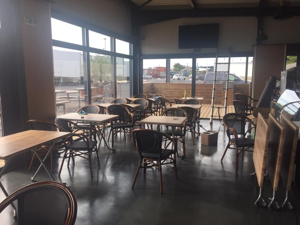 Mel's Resto — photo 3