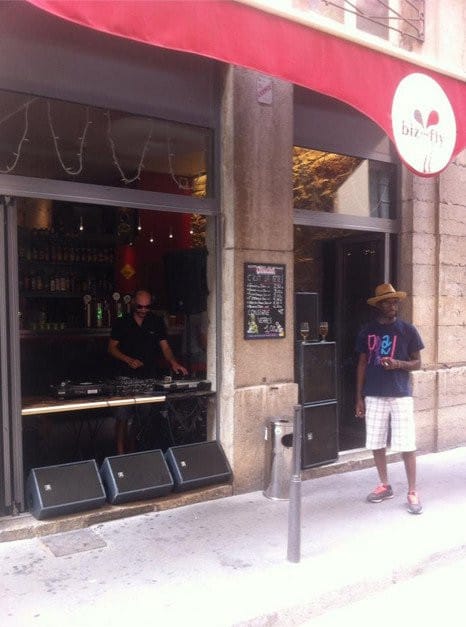 Biztoofly Bar — photo 2
