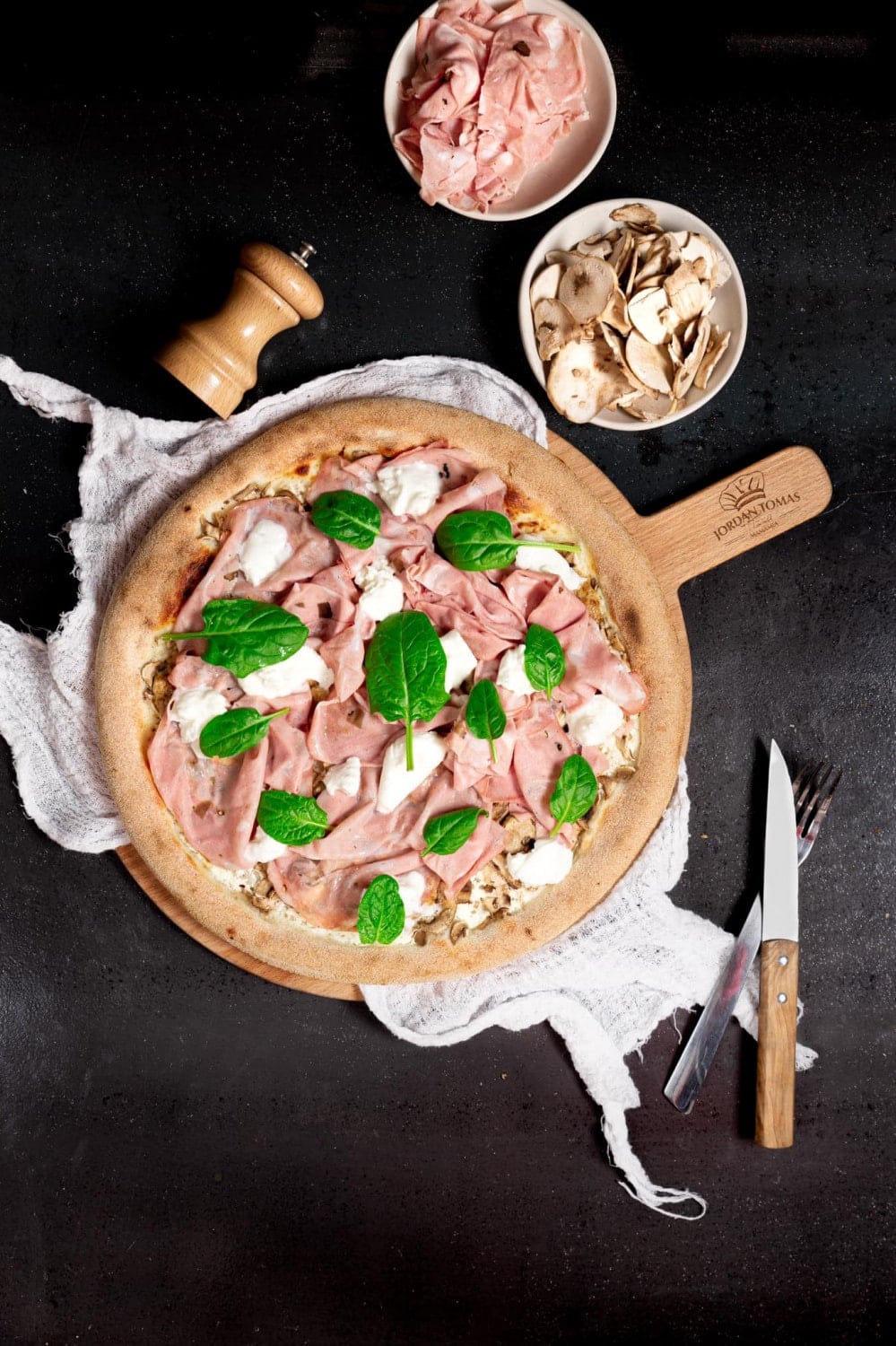 Jordan Tomas - Pizza Mamamia — photo 2