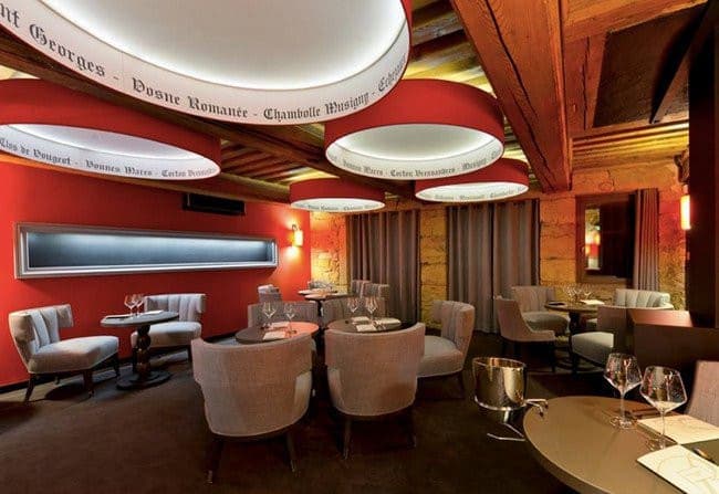 Burgundy Lounge — photo 3