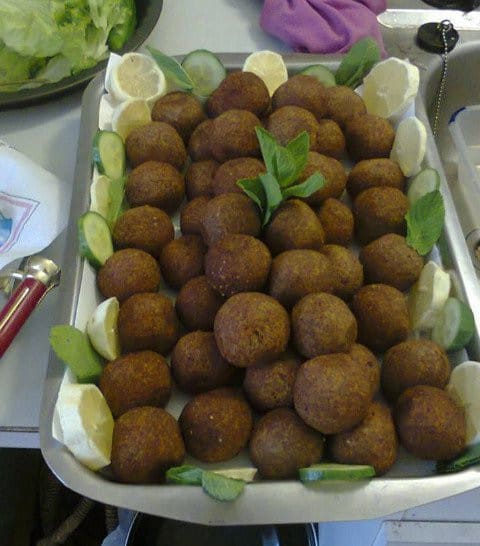 Une assiette de gâteaux et de pâtisseries Syrie — photo 3