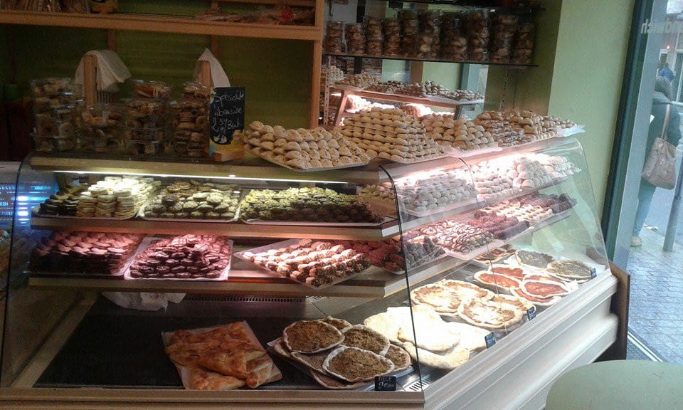 Une assiette de gâteaux et de pâtisseries Syrie — photo 2