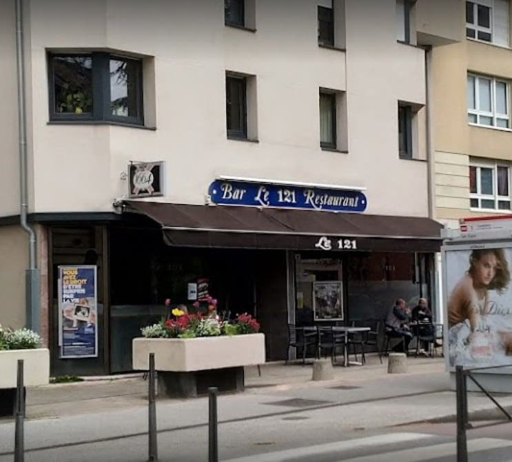 Le 121 — photo 2