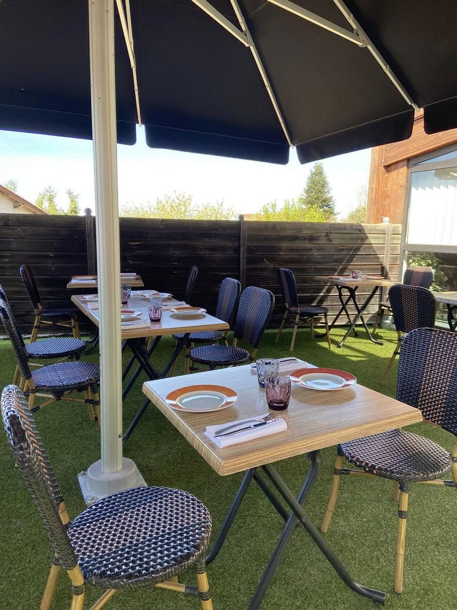 Monts Restaurant — photo 2