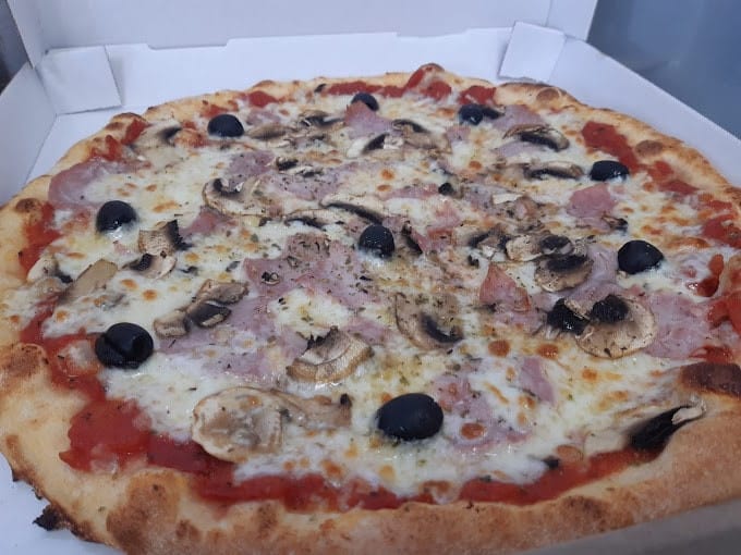 Genas Pizza — photo 2