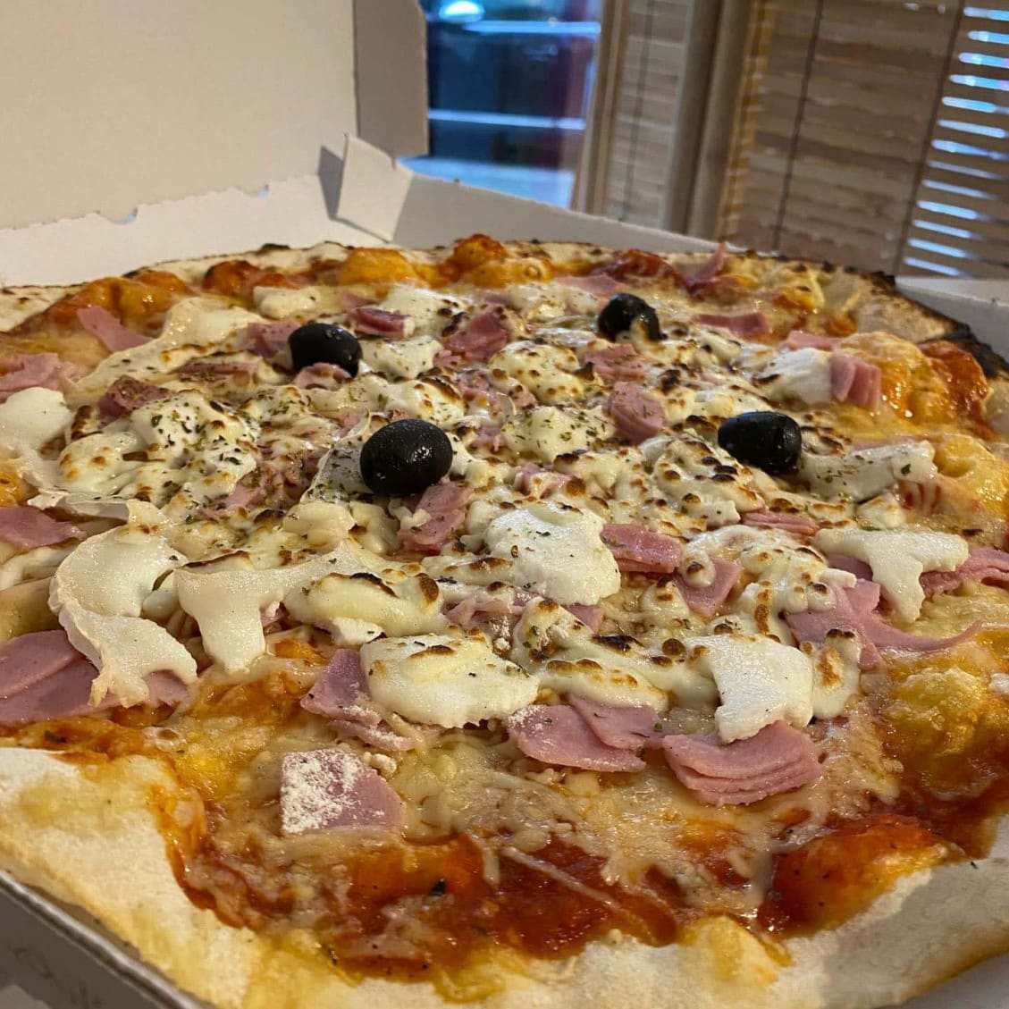 Pizza au feu de bois — photo 2