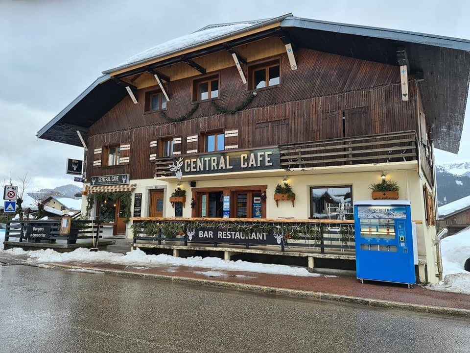 Central café — photo 2