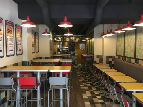 Les Burgers de Papa - La salle de restauration
