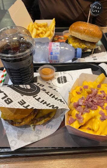 Black & White Burger — photo 3