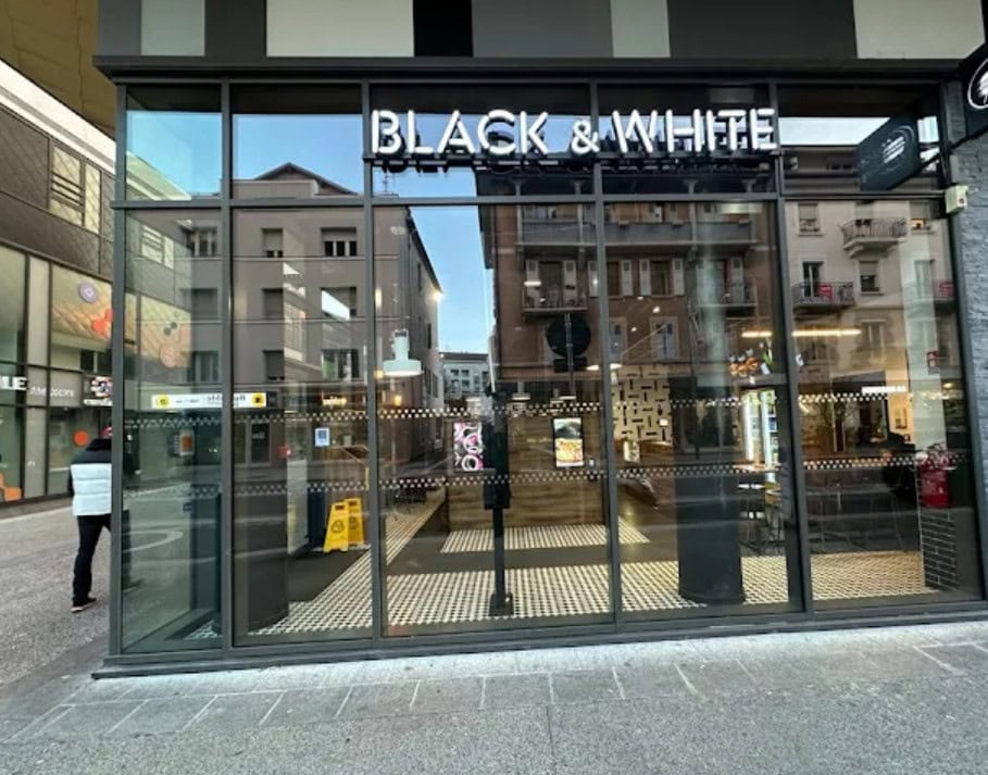 Black & White Burger — photo 2