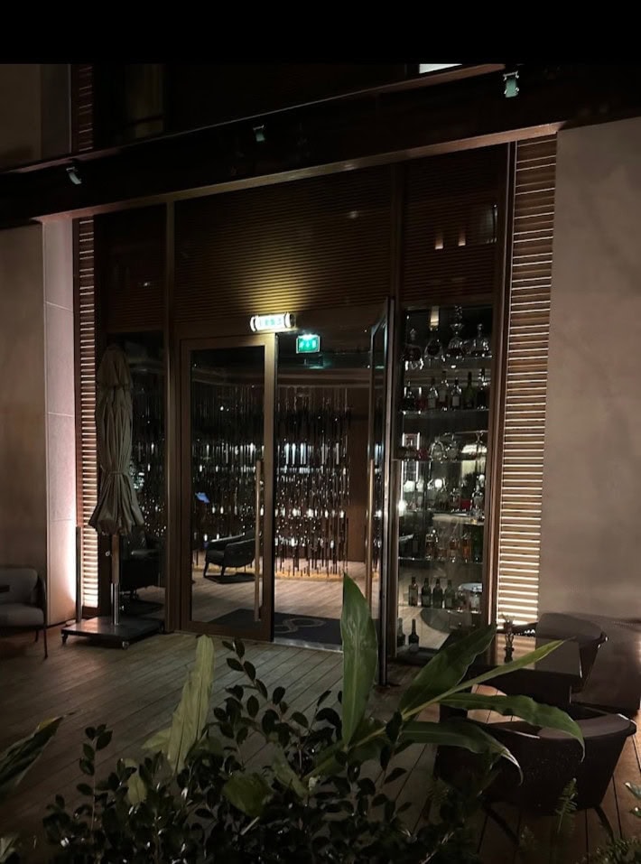 Bar 8 — photo 2
