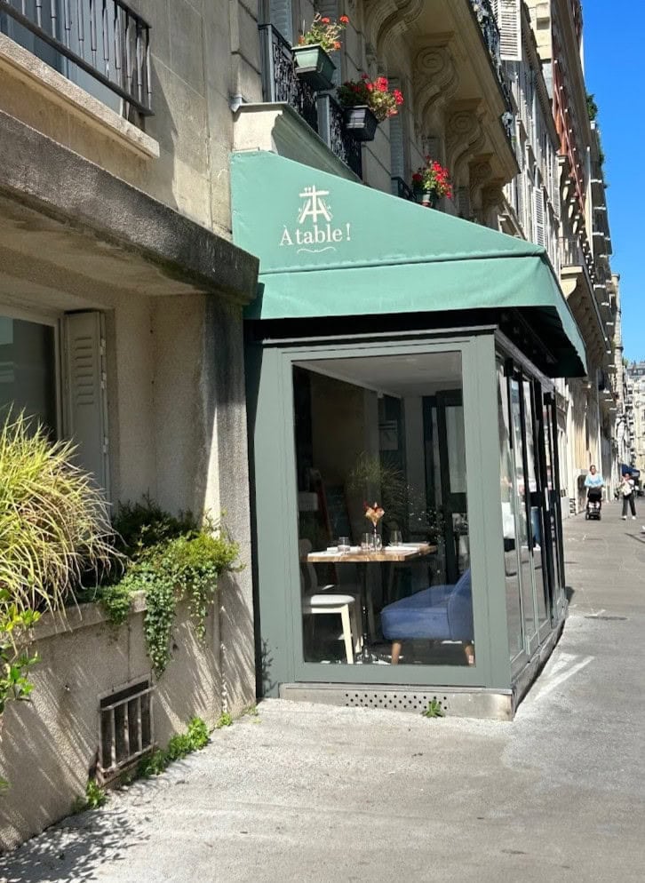 A Table ! — photo 2