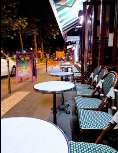 Au Métro — photo 2