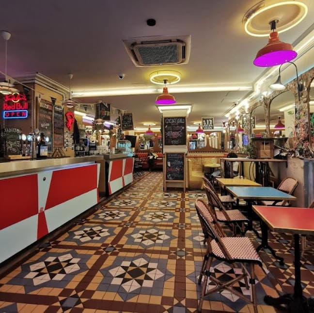 Café Populaire — photo 3