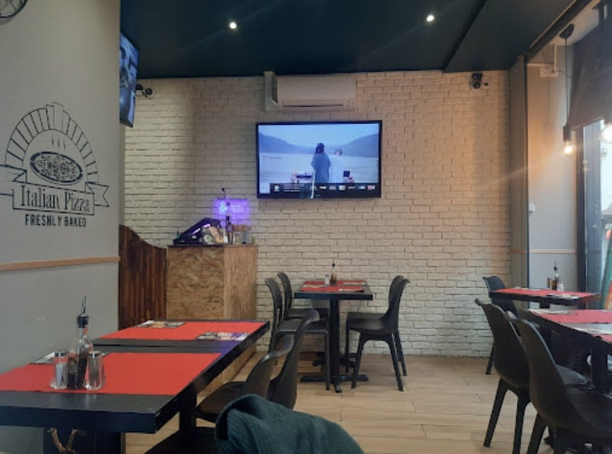 Captain's Pizza — photo 3