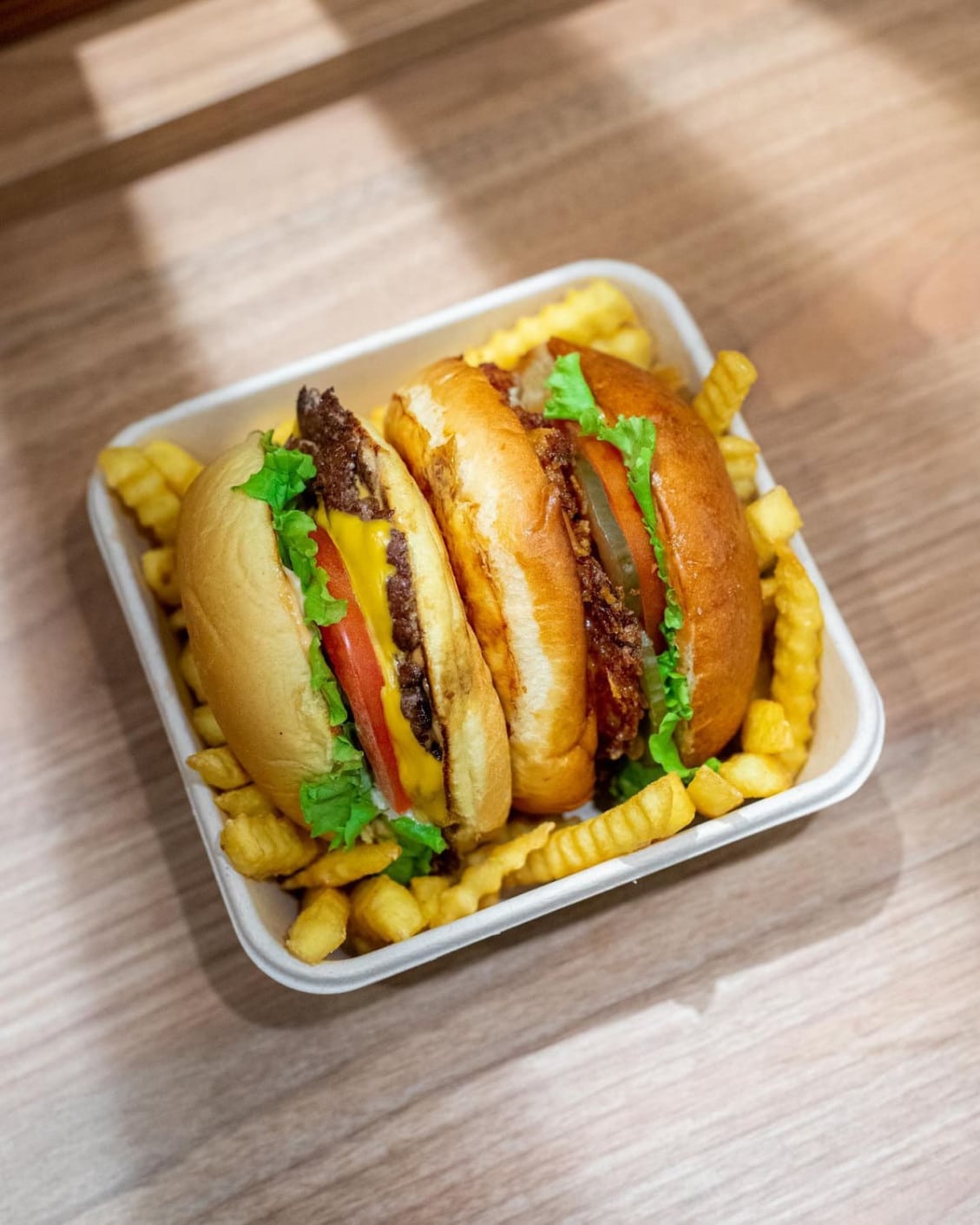 Encore Burgers & Cakes — photo 2