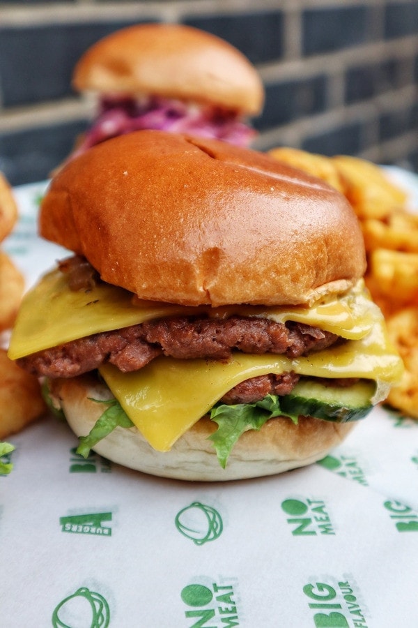A Burgers — photo 3
