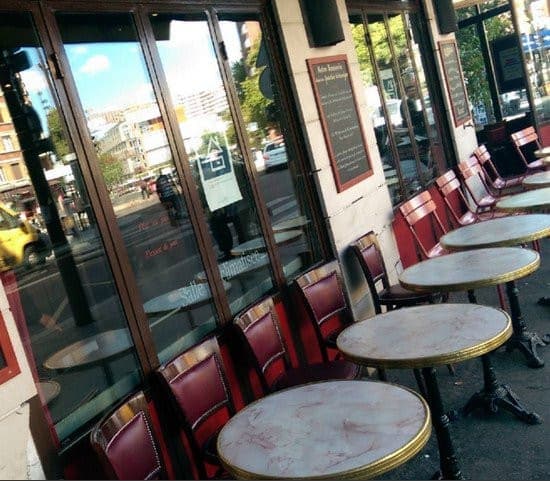 Au métro des lilas — photo 2