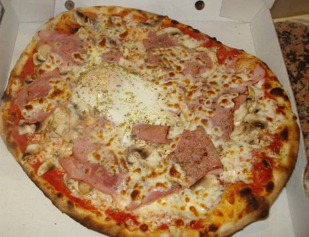 Vesuvi Pizza — photo 2