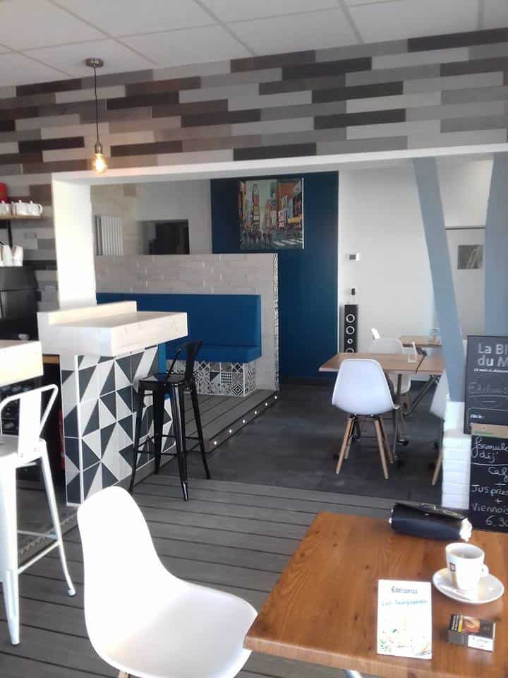 La Escala — photo 3