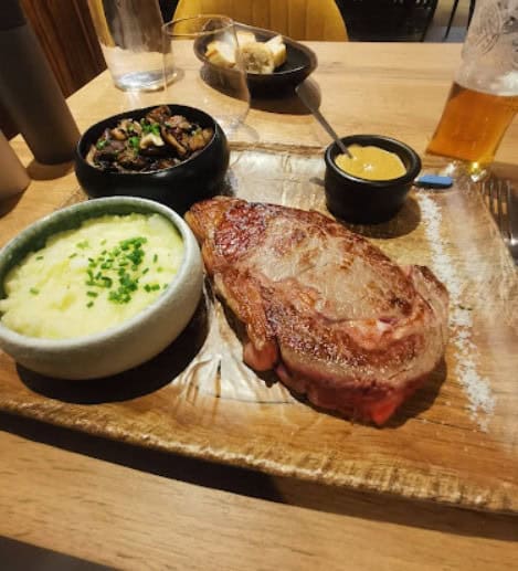 Beef and Wine — photo 2
