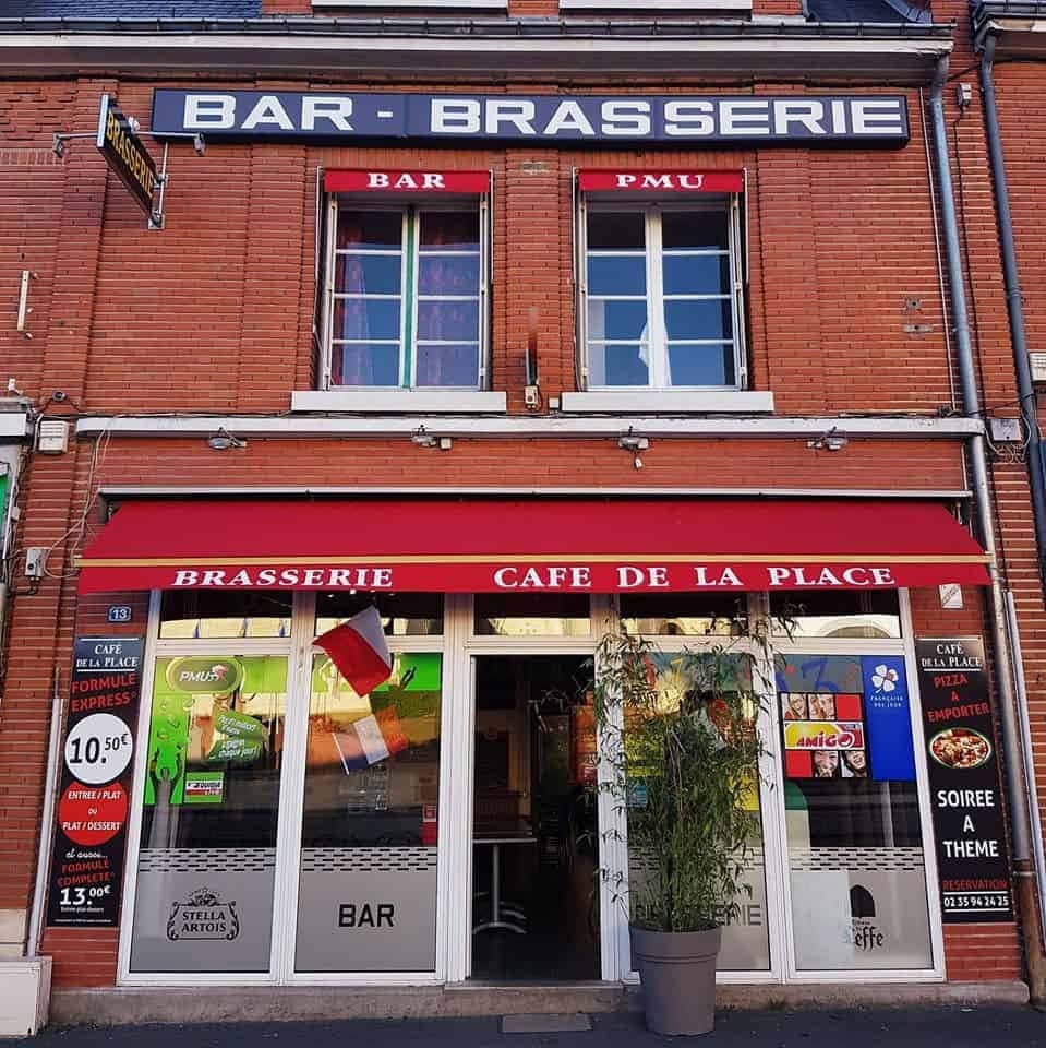 Café de la place — photo 2