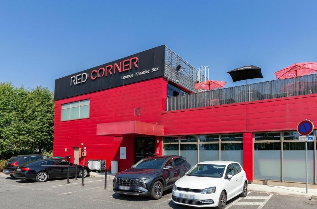 Red Corner — photo 2