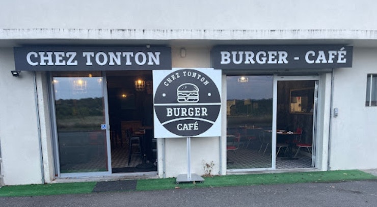 Chez Tonton Burger — photo 2