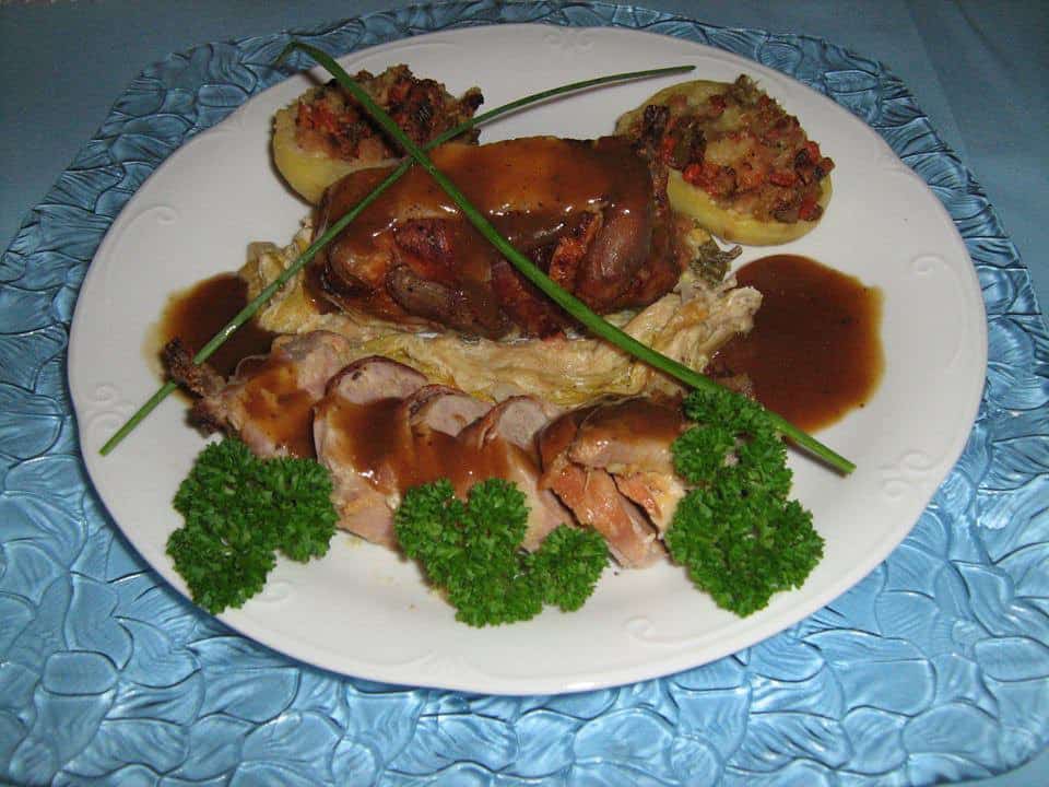 Le pieds sous la table — photo 3