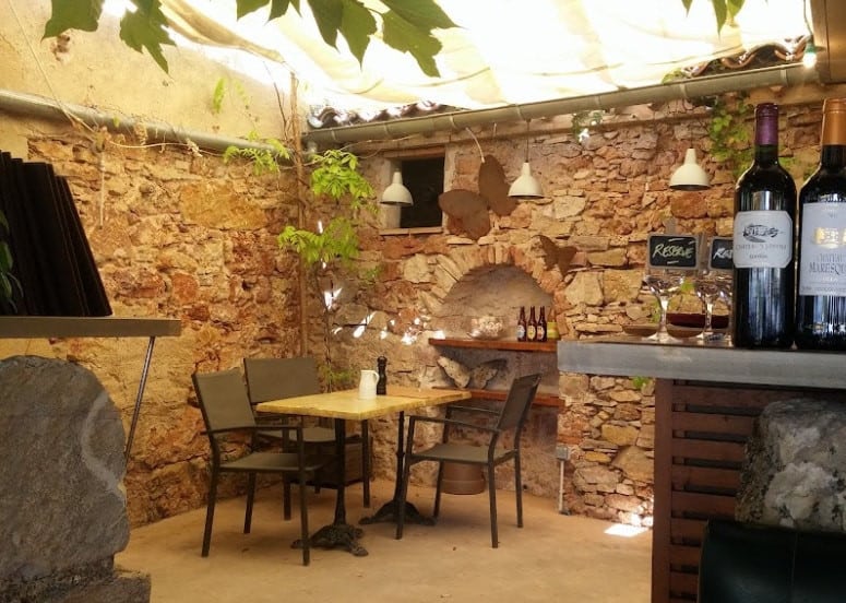 Au Cabanon de Puycelsi — photo 3
