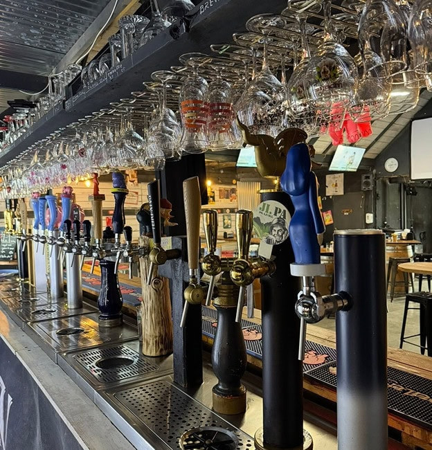 MBar & Cave — photo 2