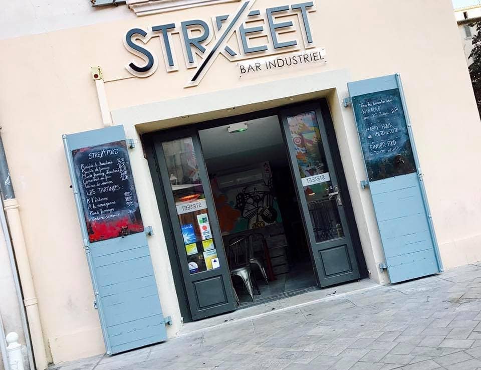 Street Bar — photo 2