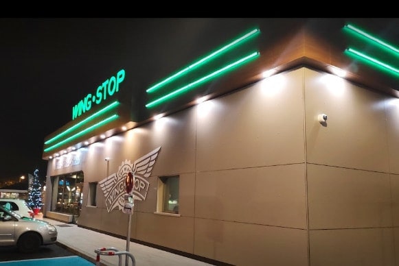 Wingstop — photo 2