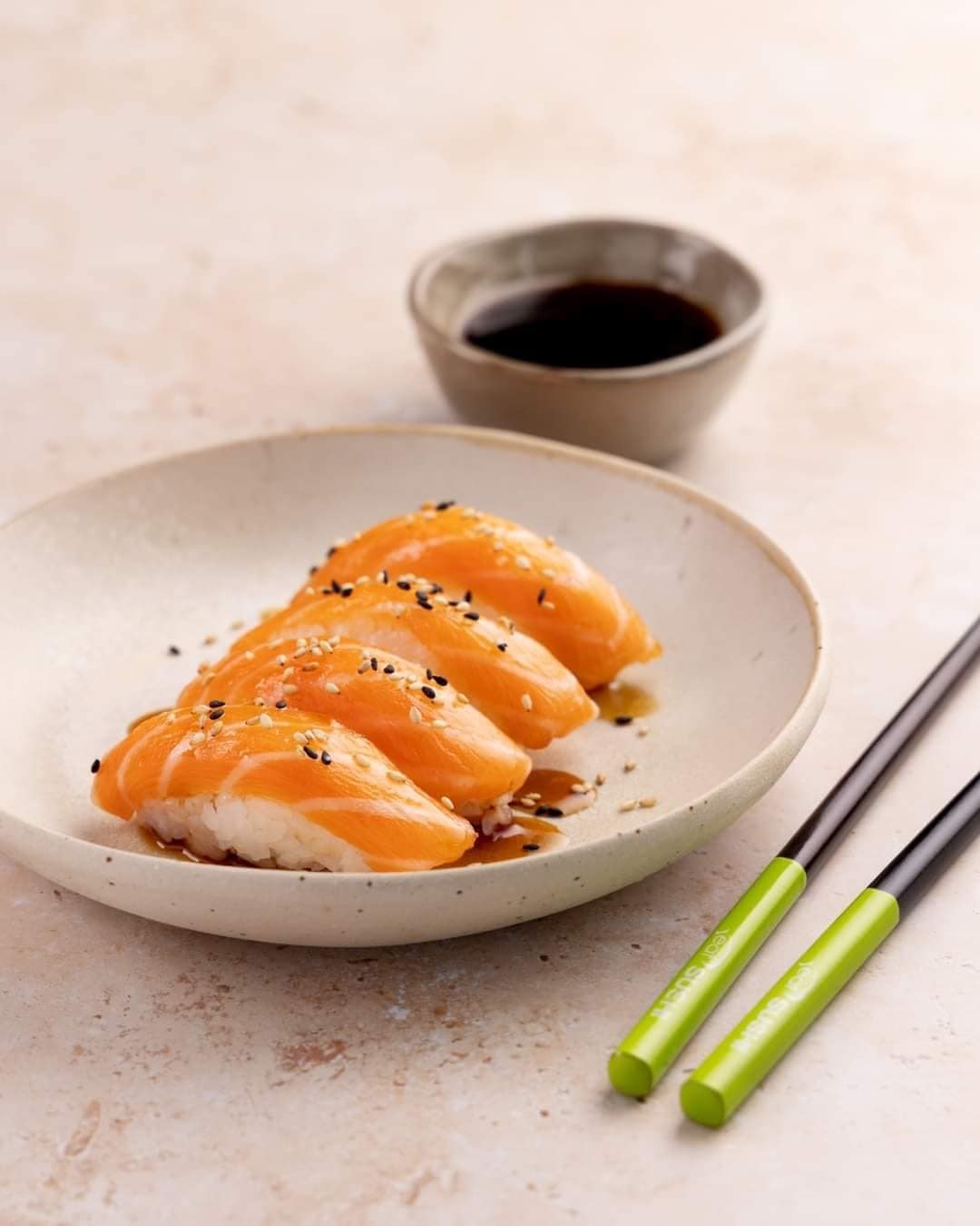 Eat sushi — photo 2