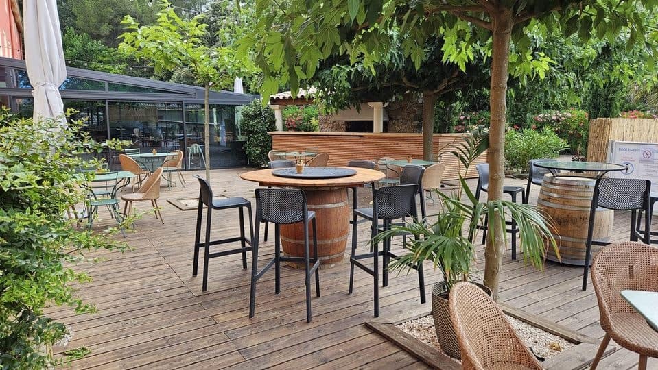 220 Restaurant — photo 2