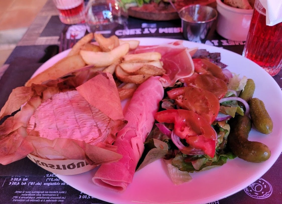 Chez Ta Mere — photo 2