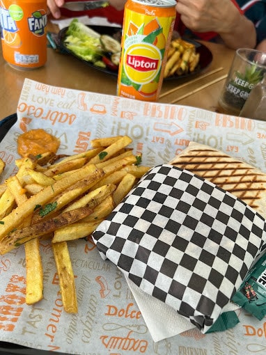 Burger Lunch — photo 2