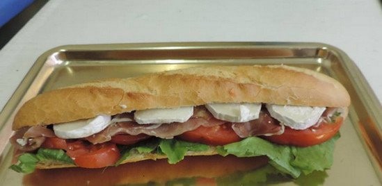 Le petit snack — photo 3