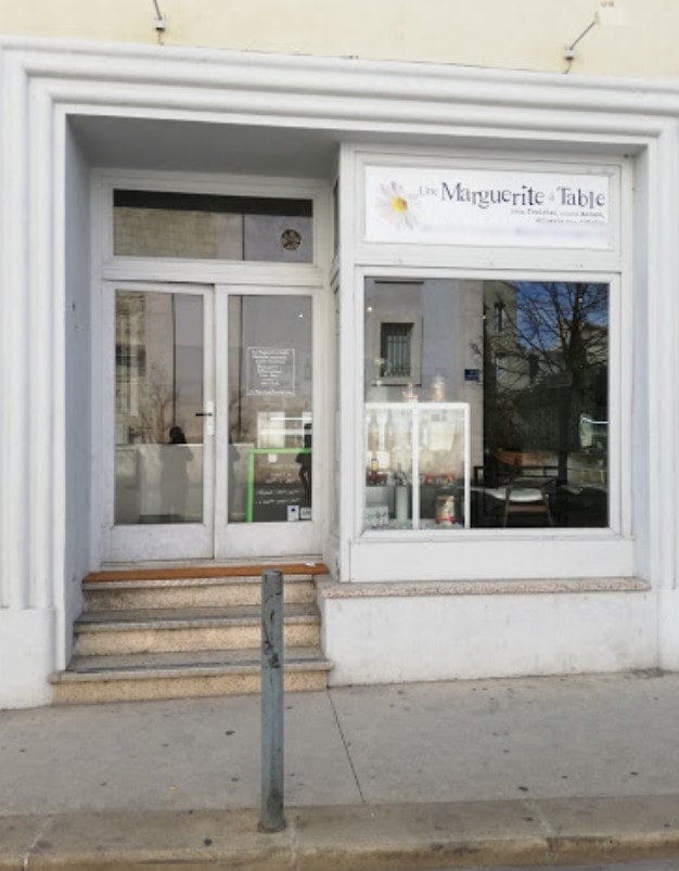 Une Margherite à Table — photo 3