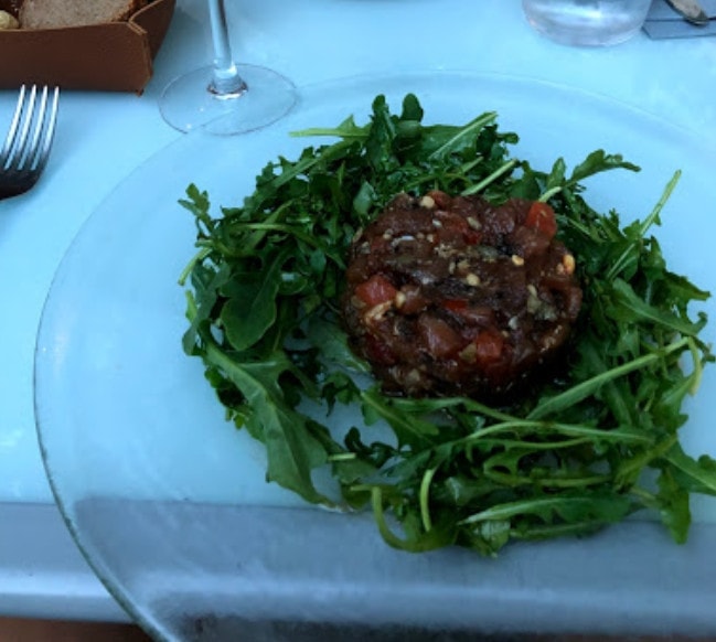 Photo de Une Margherite à Table