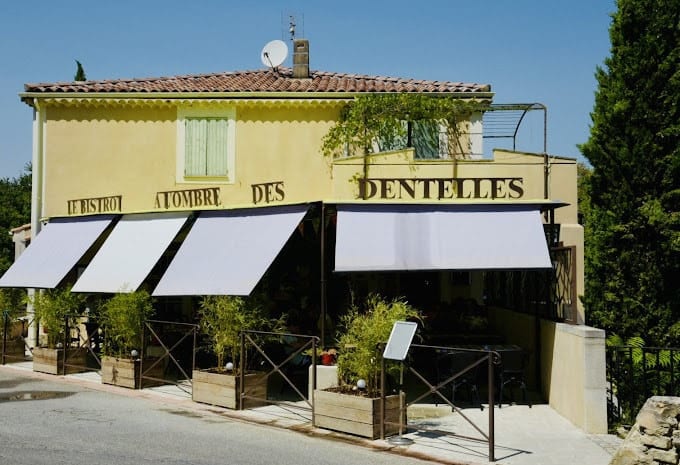 À l'Ombre des Dentelles — photo 3