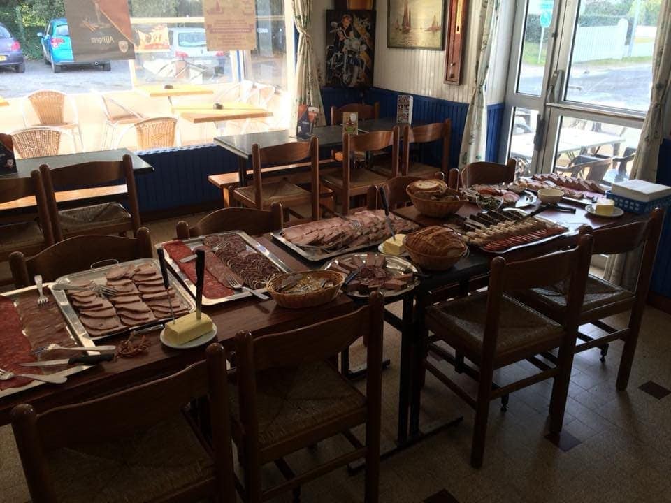 Cadillac Bar — photo 2