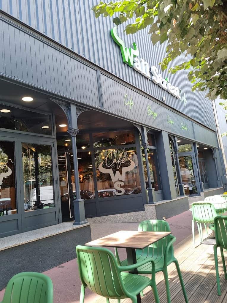 Wall Str'eat Café — photo 2