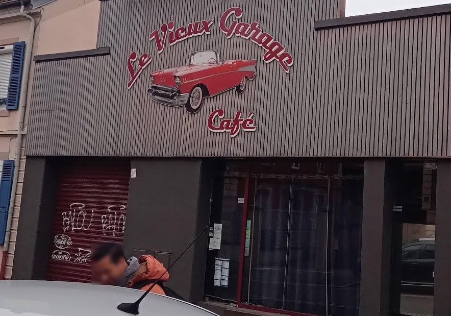 Le vieux garage café — photo 2
