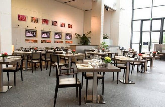 Mercedes Café — photo 3