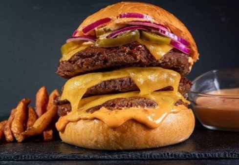 Beni Wagyu Burger — photo 2