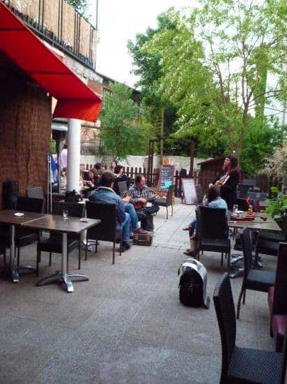 Dellys Cafe — photo 2