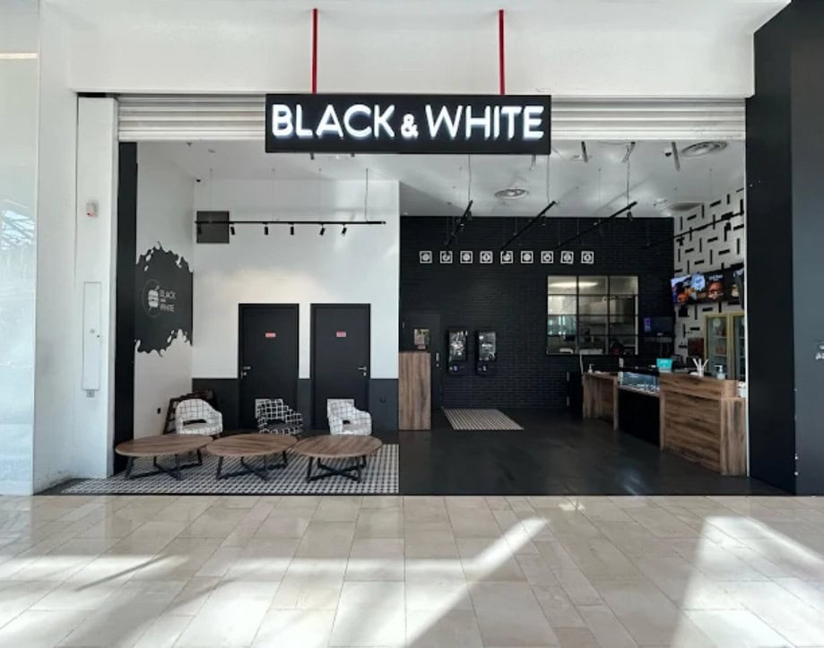 Black & White Burger — photo 3