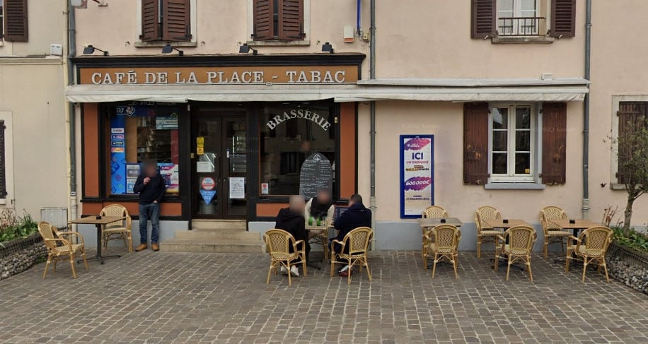 Café de la place — photo 3