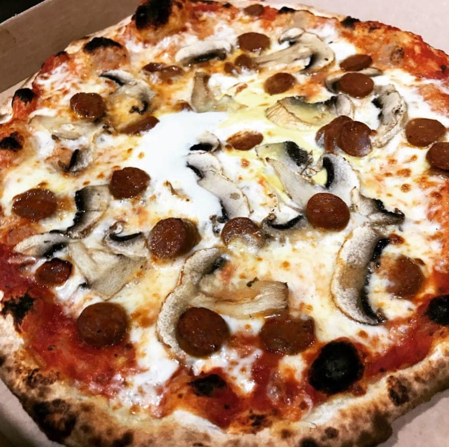 C Pizza au Feu de Bois — photo 2